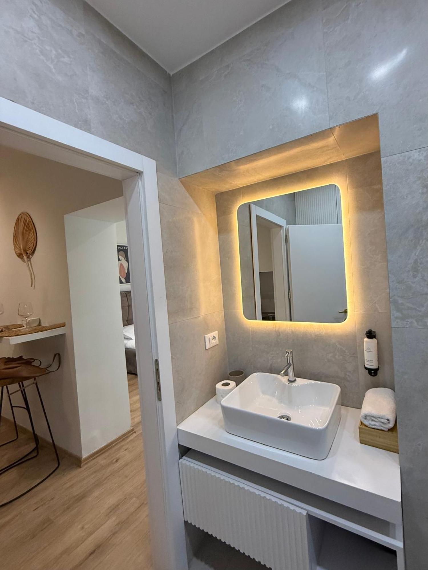 4Seasonsgea , New Modern Apartment In Тирана Экстерьер фото